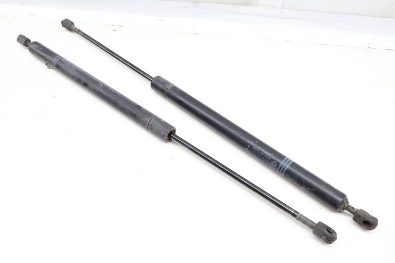 Hatch Strut / Shock Set 701829331S — Used (SKU 634107)