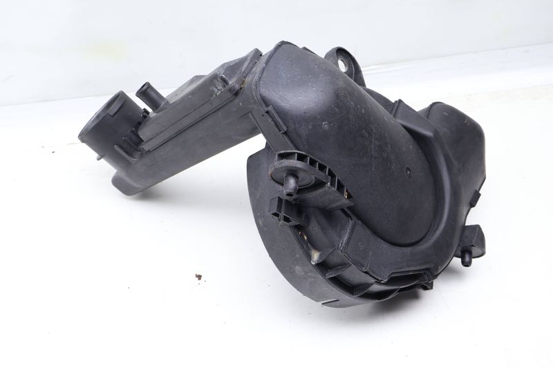 Upper Air Cleaner Filter Box / Housing 044129607AD — Used (SKU 634150)