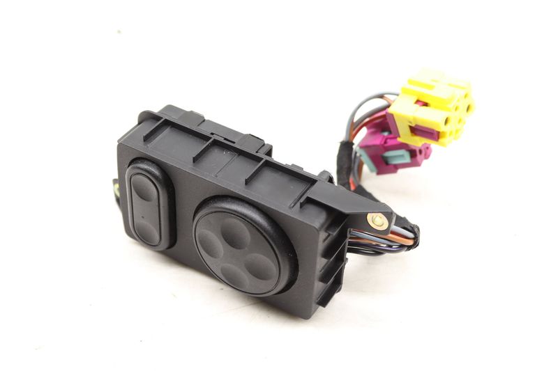 Lumbar Seat Switch 4D0959777A — Used (SKU 496222)