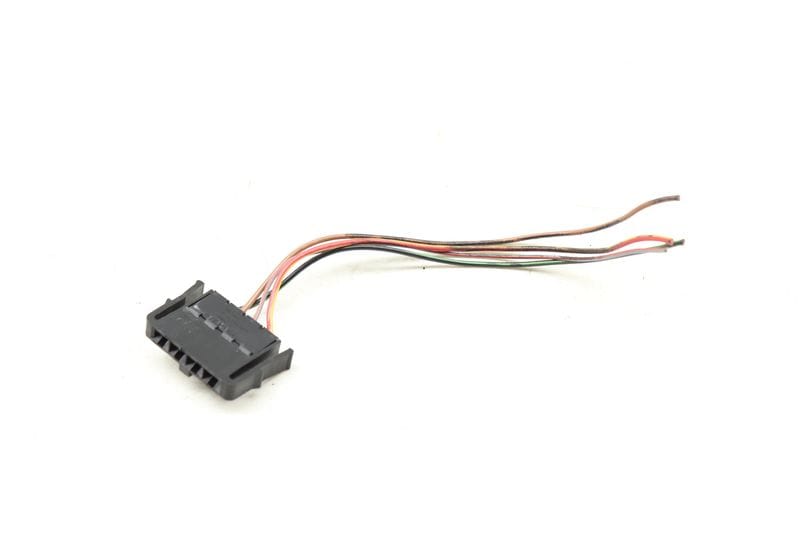 Outer Tail Light Wiring Connector / Pigtail - 4 Pin 321945249 — Used (SKU 496303)