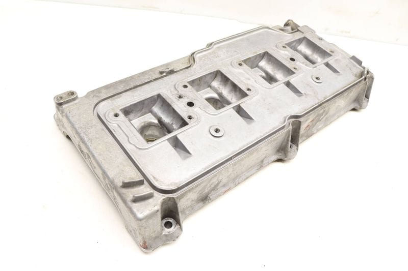 Engine Valve / Cylinder Head Cover 077103472D — Used (SKU 496515)