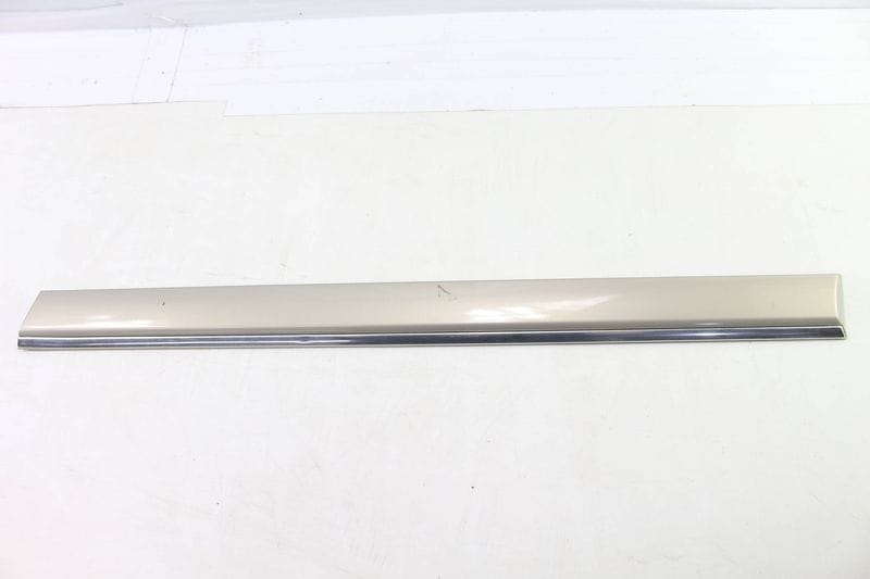Center Door Molding / Trim 4D0853961 — Used (SKU 233382)