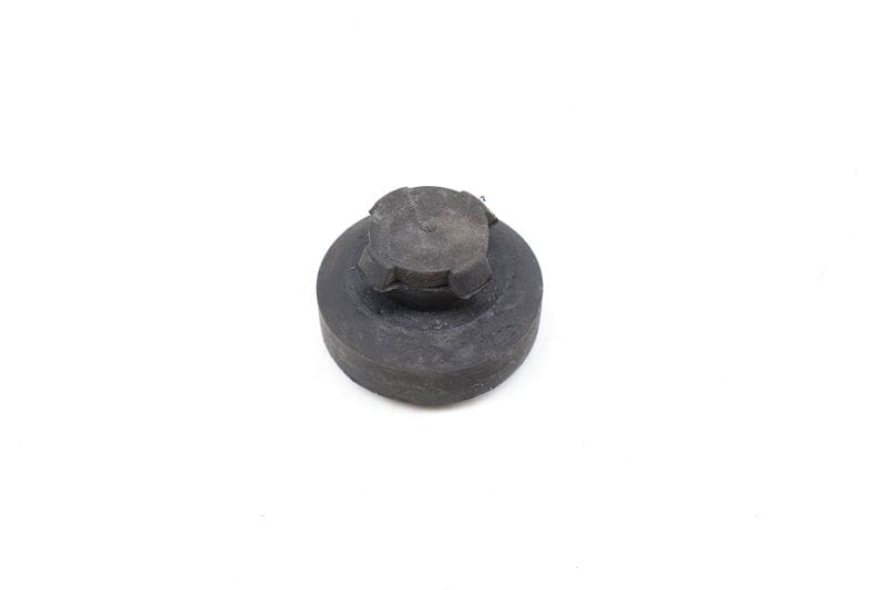 Lower Radiator Rubber Mount 8D0121275 — Used (SKU 669411)
