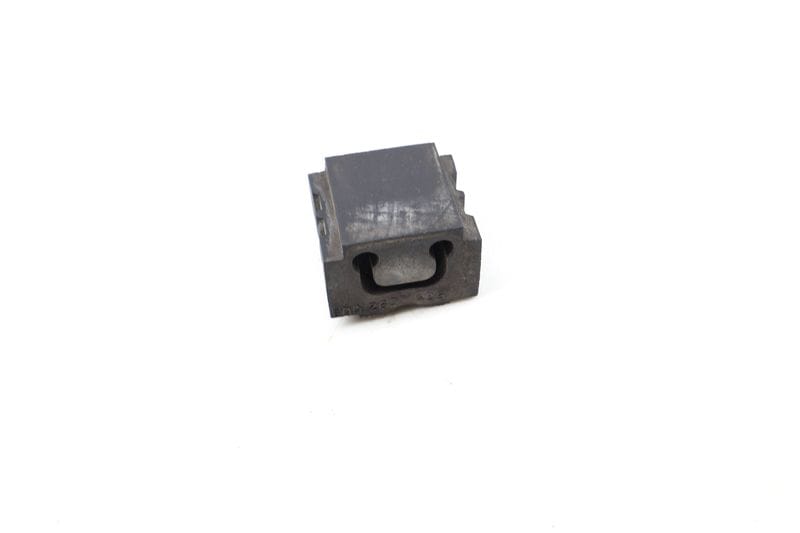 Upper AC Condenser Rubber Mount 8D0260425 — Used (SKU 669408)