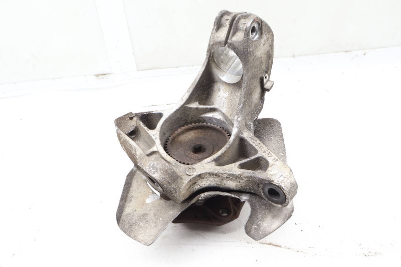 Spindle Knuckle w/ Wheel Bearing 99634165711 — Used (SKU 654039)