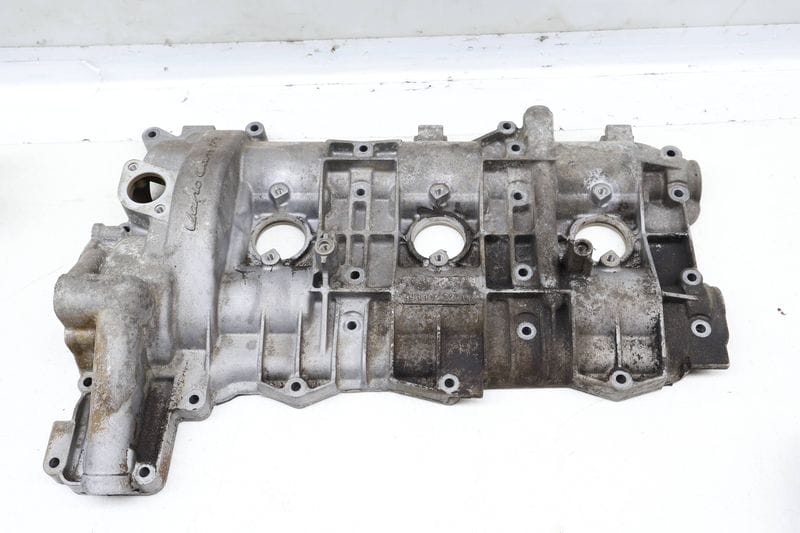 Engine Valve / Cylinder Head Cover 9961042270R — Used (SKU 653865)