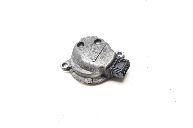Cam / Camshaft Position / Hall Sensor 058905161B — Used (SKU 688392)