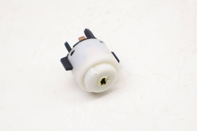 Ignition Switch 4B0905849 — Used (SKU 688569)