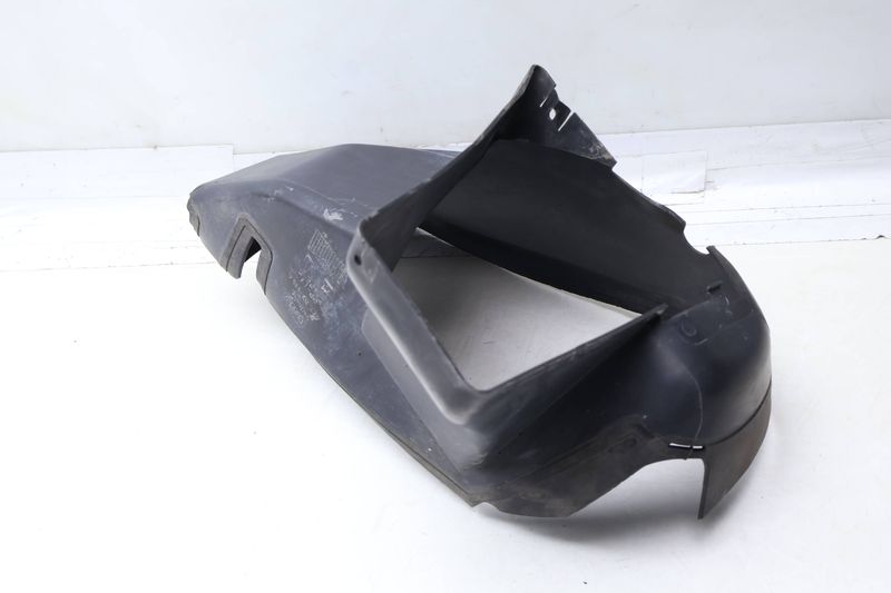 Intercooler Air Duct / Guide 4Z7117335A — Used (SKU 688277)
