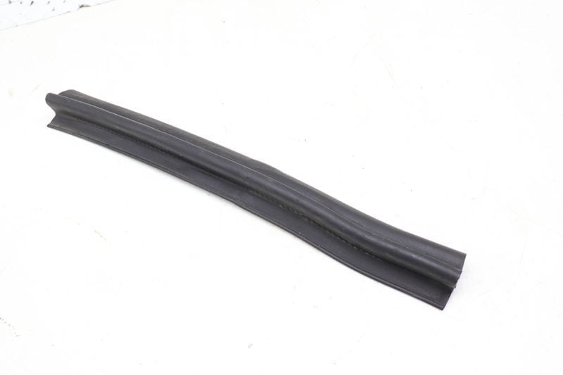 Hood / Fender Weather Stripping / Seal 4B0823725B — Used (SKU 688503)