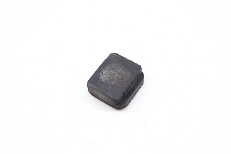 Radiator Rubber Mount / Isolator 8D0121276B — Used (SKU 688183)