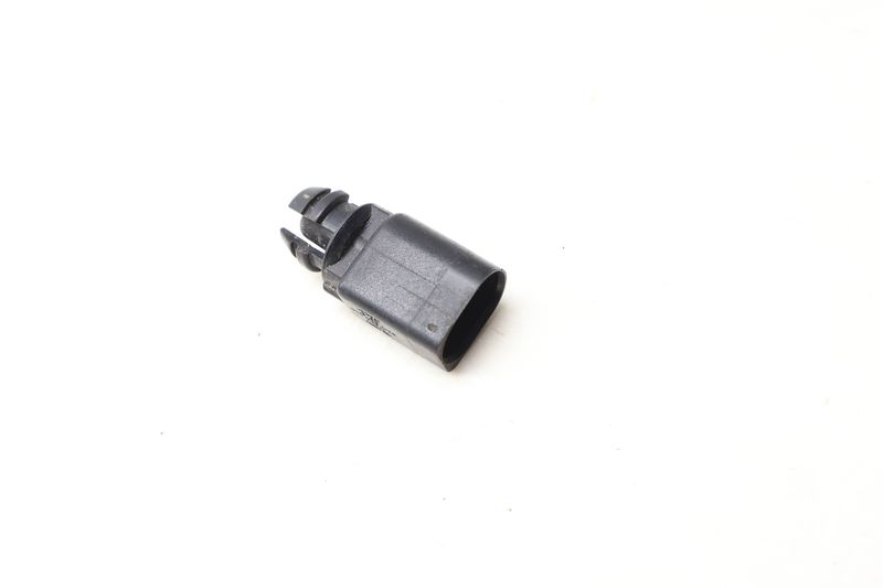 Outside Ambient Air Temperature Sensor 8Z0820535 — Used (SKU 688397)