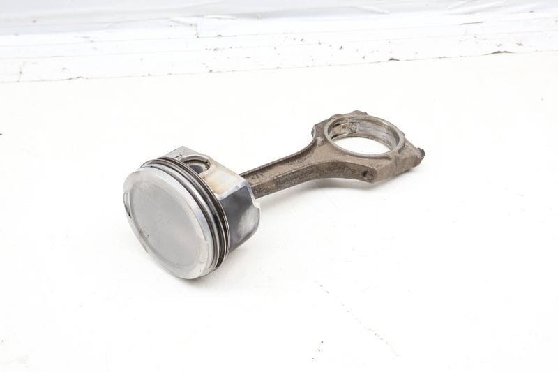 Piston / Connecting Rod 078107065AN — Used (SKU 688477)