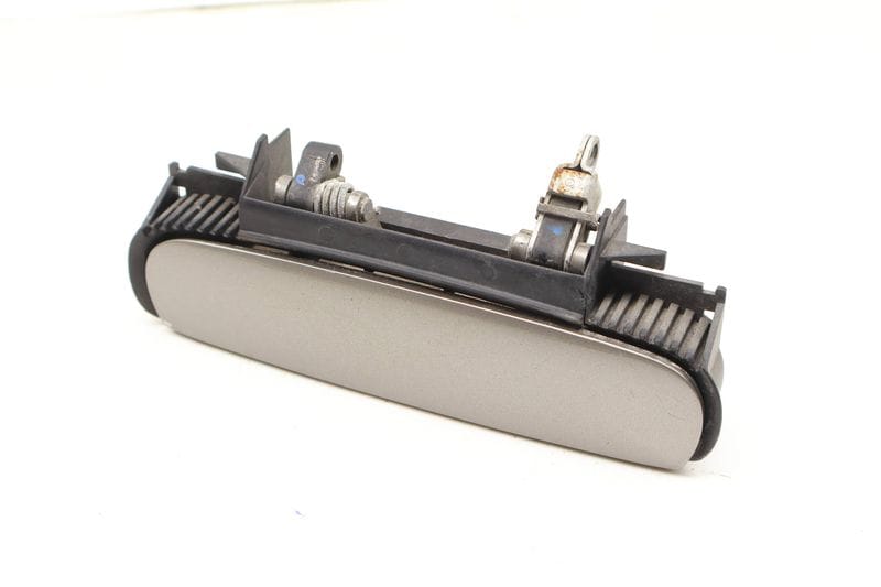 Exterior Door Handle Assembly 4B0839207 — Used (SKU 688230)