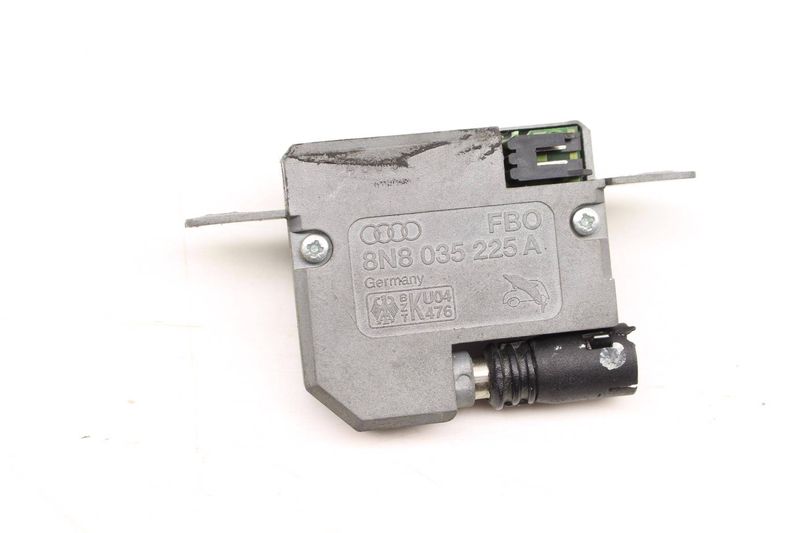 Antenna Booster 8N8035225A — Used (SKU 250322)
