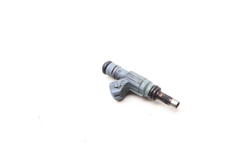 Fuel Injector 06A906031J — Used (SKU 648438)