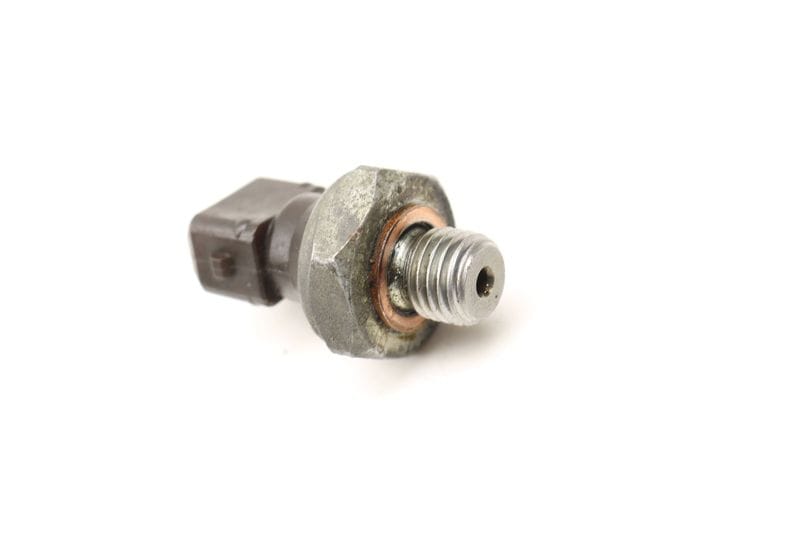 Engine Oil Pressure Switch / Sensor 12618611273 — Used (SKU 399547)