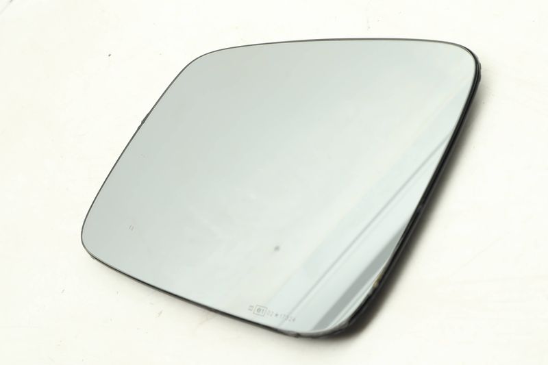 Side View Mirror Glass (HEATED) 701857513A — Used (SKU 373979)