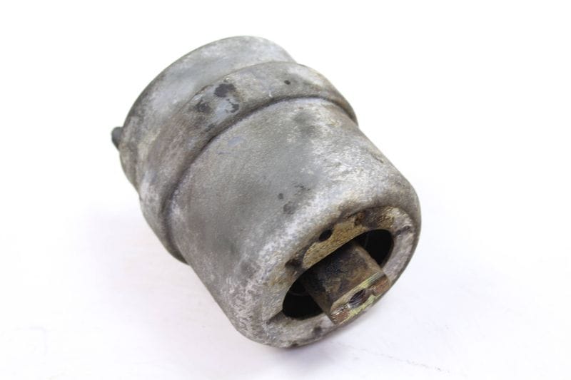 Engine / Motor Mount 7D0199132D — Used (SKU 144909)