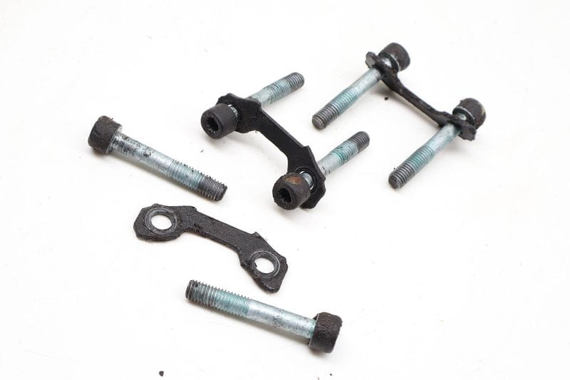 CV Axle Flange Bolt / Plate Set 893407237 — Used (SKU 734708)