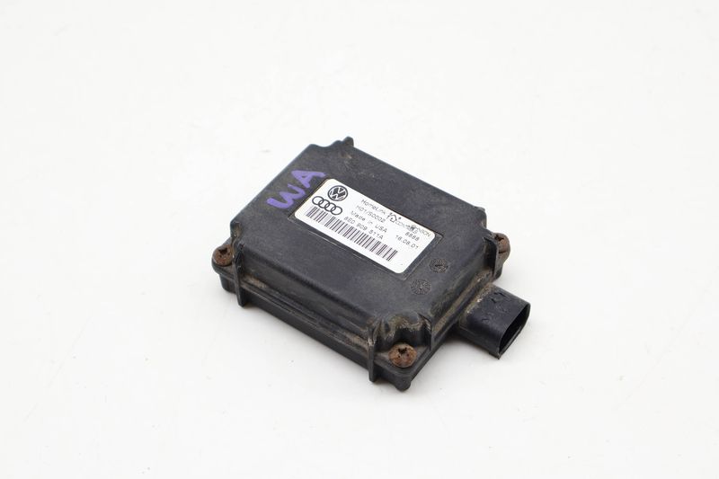 Homelink Garage Door Control Module 8E0909511A — Used (SKU 734180)