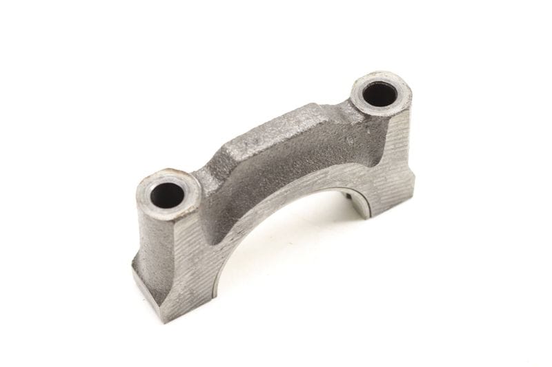 Crankshaft Main Bearing Cap — Used (SKU 477616)