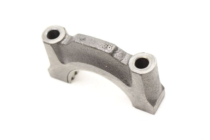 Crankshaft Main Bearing Cap — Used (SKU 477617)