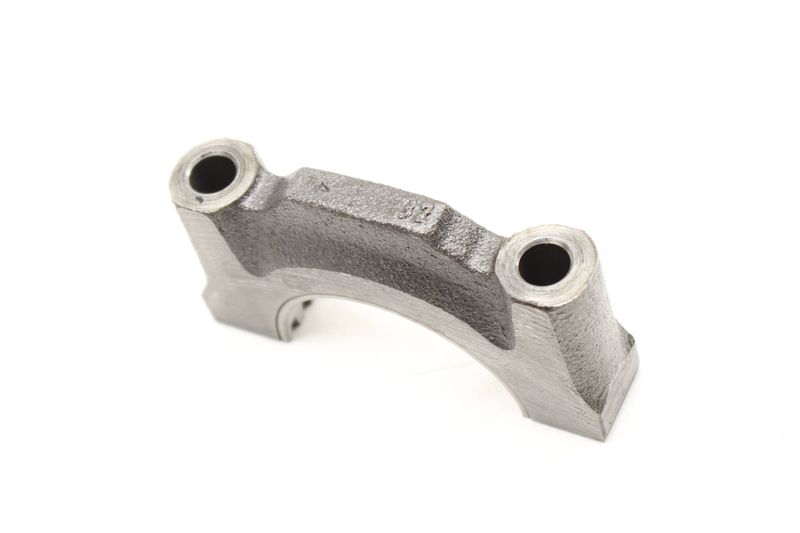 Crankshaft Main Bearing Cap — Used (SKU 477618)
