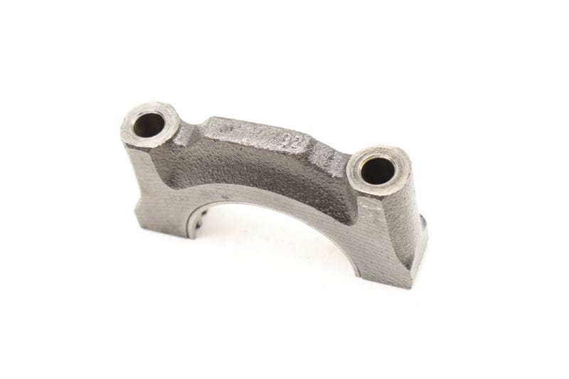 Crankshaft Main Bearing Cap — Used (SKU 477619)