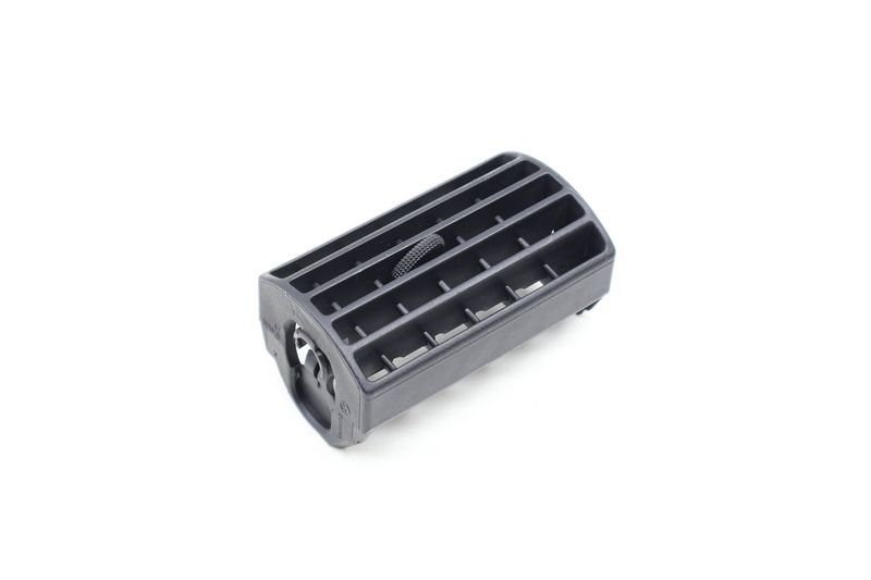 Dash Center Air Vent 701819707B — Used (SKU 631220)