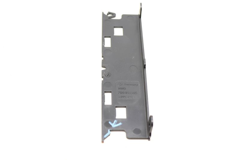 Dash Mount Bracket 7D0858285 — Used (SKU 508486)