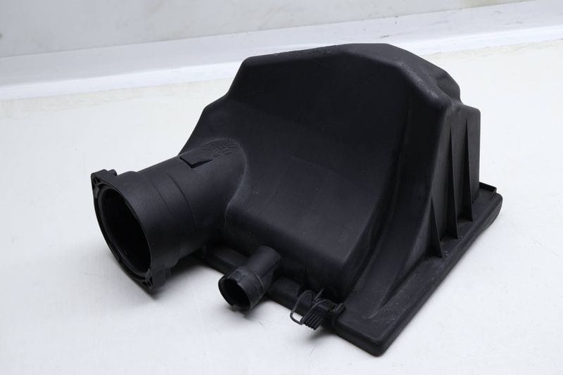 Engine Air Filter Housing Box - Upper Half 022129601D — Used (SKU 631464)