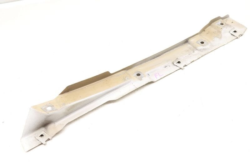 Fender Mount Bracket 7D0806077A — Used (SKU 508793)