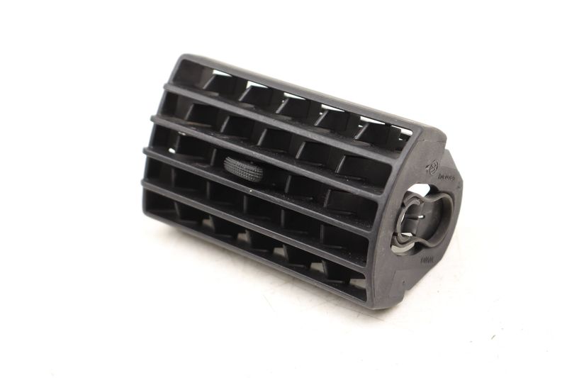 Dash Air Vent 701819707C — Used (SKU 531657)