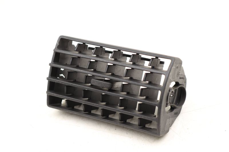 Dash Air Vent 701819707C — Used (SKU 531658)