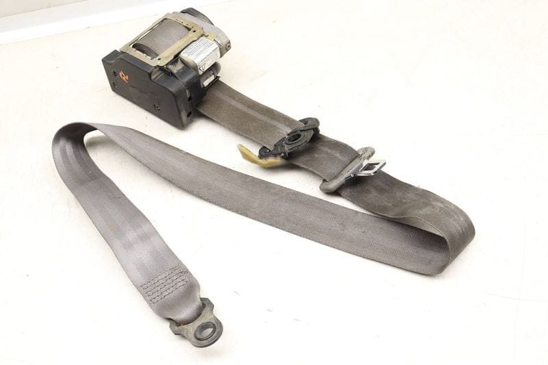Seatbelt / Seat Belt Retractor 7D0857805H — Used (SKU 531579)