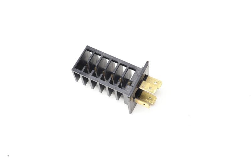 Fuse Junction Box 7D0971324 — Used (SKU 631412)