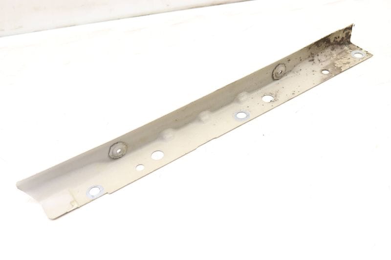 Fender Mount/ Bracket 701821099 — Used (SKU 508794)