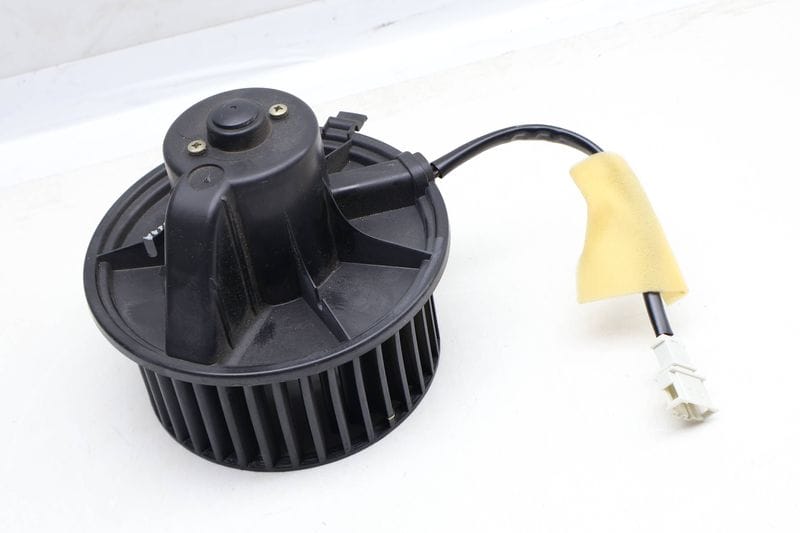 Blower Motor / Fan 701819021B — Used (SKU 631228)