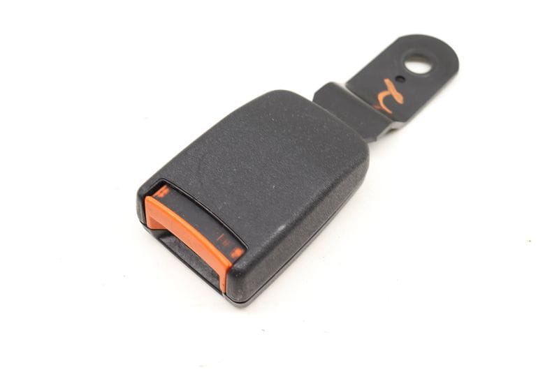 2ND Row Seat Belt Buckle Receiver 703857743D — Used (SKU 425319)