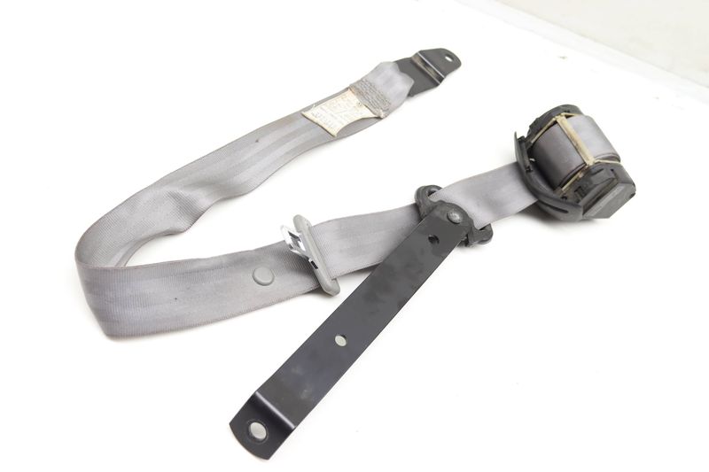 2ND Row Seatbelt / Seat Belt Retractor 705857815A — Used (SKU 595193)