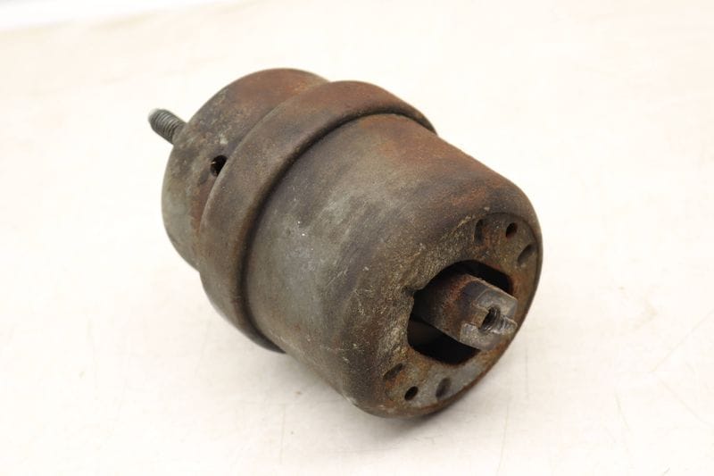 Engine / Motor Mount 7D0199132D — Used (SKU 531774)