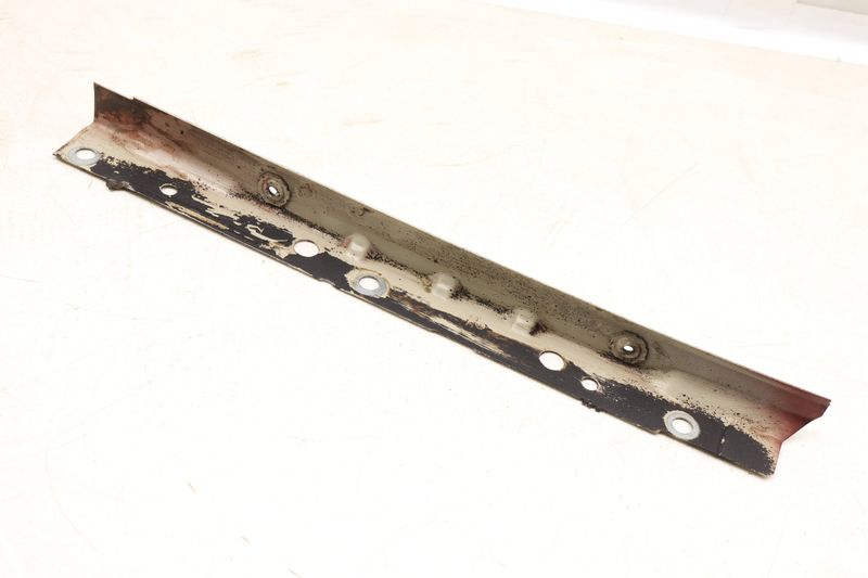 Fender Mount / Bracket 701821100 — Used (SKU 531744)