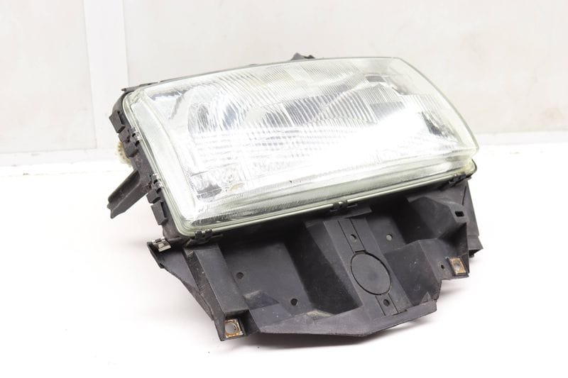 Halogen Headlight / Headlamp 7D1941006A — Used (SKU 595300)