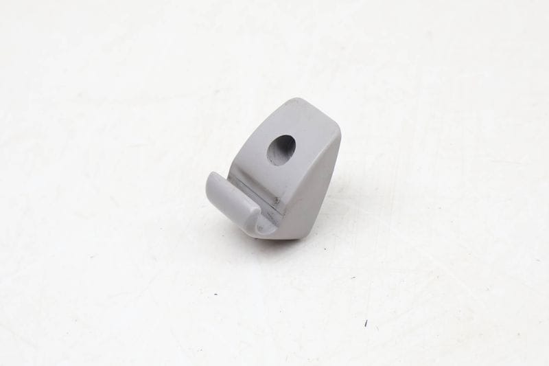 Sun Visor Clip / Bracket 7D1857561C — Used (SKU 631234)