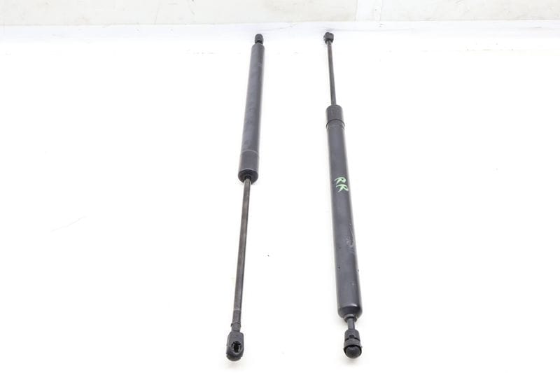 Trunk Hatch Strut / Shock Set 7D0829331F — Used (SKU 631431)