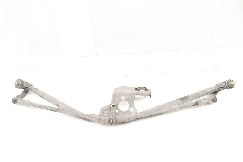 Windshield Wiper Transmission / Bracket 701955603 — Used (SKU 276729)