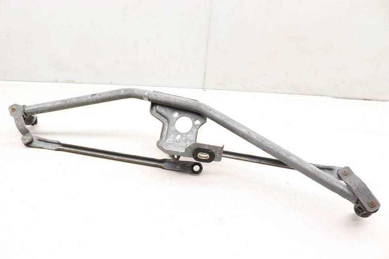 Windshield Wiper Transmission / Bracket 701955603 — Used (SKU 425298)