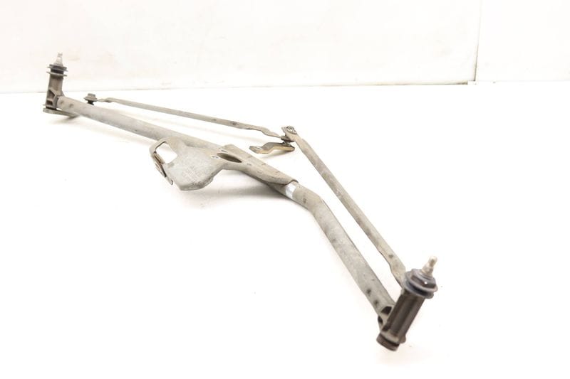 Windshield Wiper Transmission / Bracket 701955603 — Used (SKU 508540)