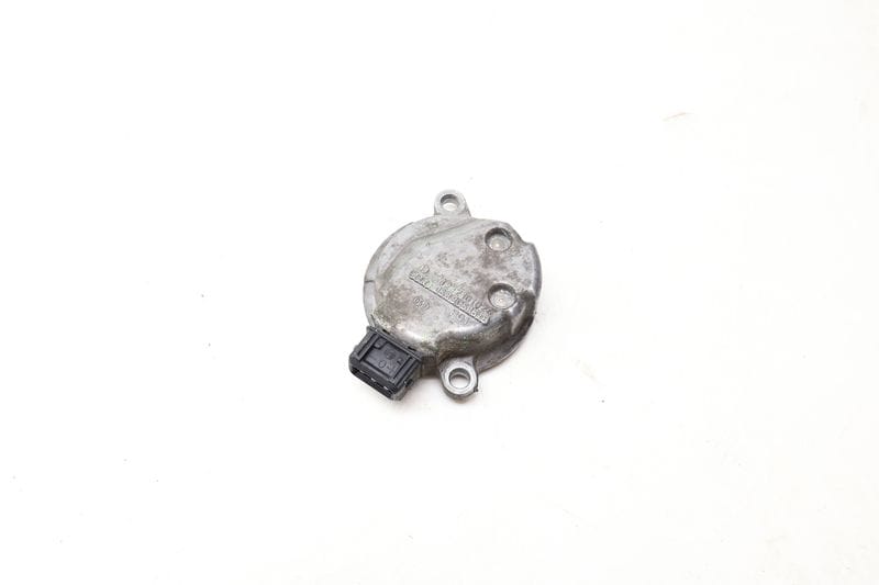 Cam / Camshaft Position / Hall Sensor 058905161B — Used (SKU 702096)